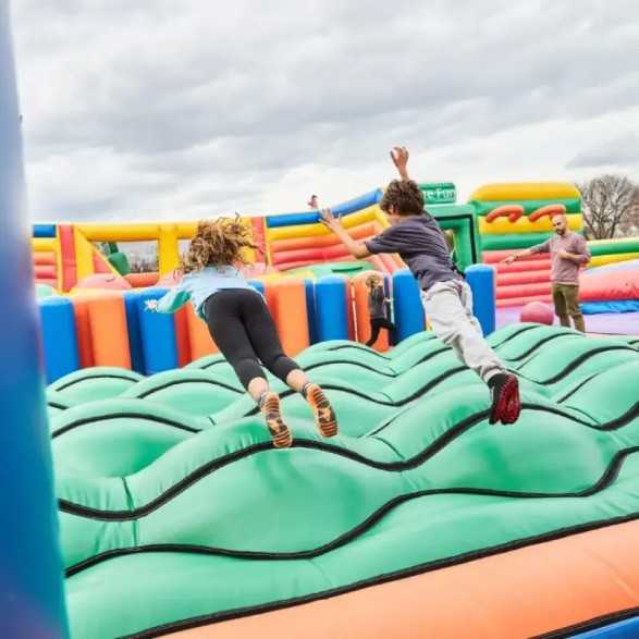 FUNBOX ALBACETE 🎈 Parque Hinchable | Entradas Fundays 11€