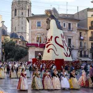 Tour Fallas Valencia 2026 con Guía Oficial | Entradas y Monumento 2