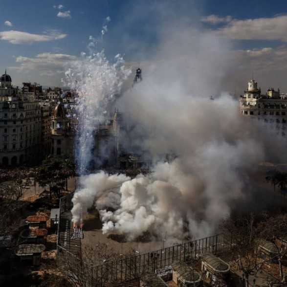 Tour Fallas Valencia 2026 con Guía Oficial | Entradas y Monumento