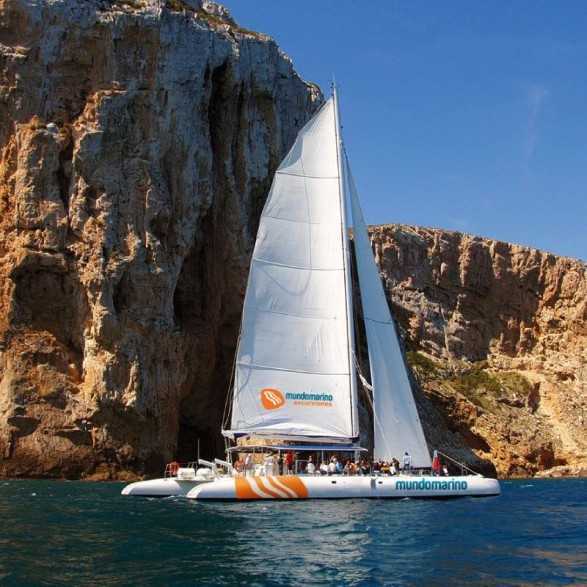Excursiones en barco Valencia | Paseo en catamarán y precios desde 15€