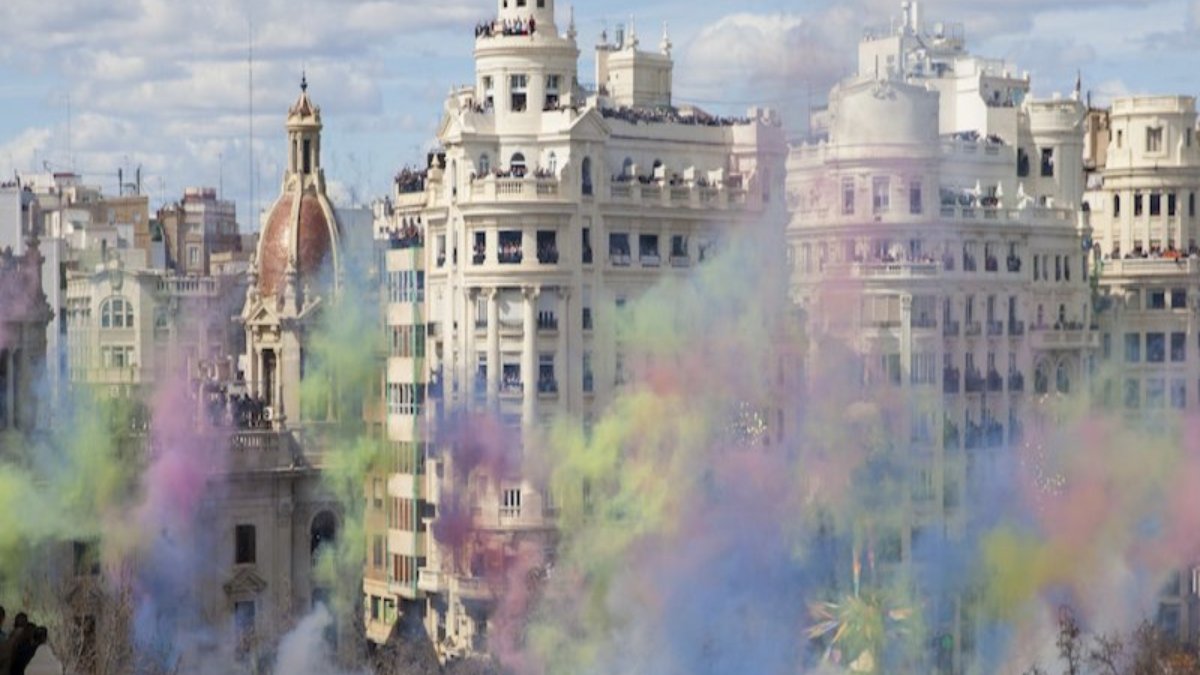 Balcones Mascletá Fallas 2026 alquiler