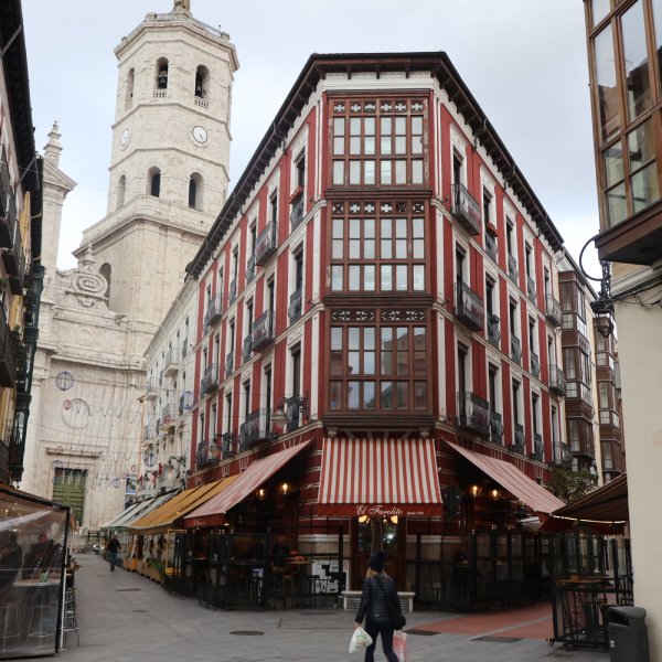El farolito en Valladolid fachada