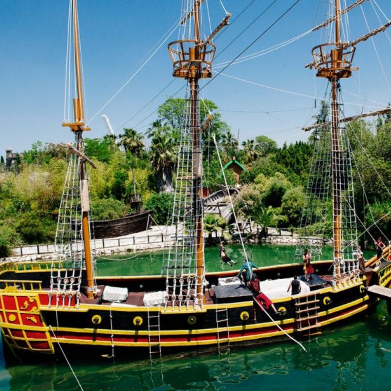 Isla Mágica - La guarida de los piratas